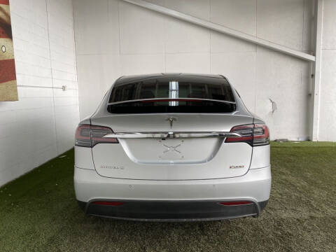 2016 Tesla Model X P90D