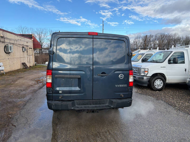 2017 Nissan NV 2500 HD S