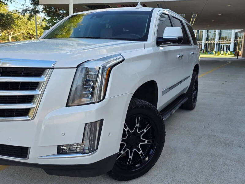 2017 Cadillac Escalade Luxury