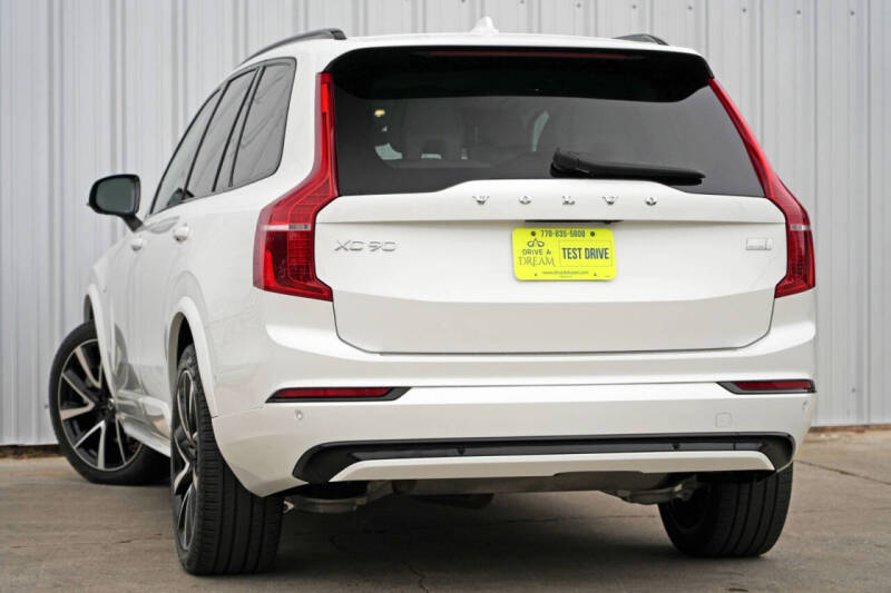 2023 Volvo XC90 Recharge T8 Ultimate Dark Theme