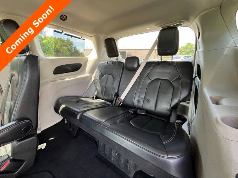 2022 Chrysler Pacifica Touring L