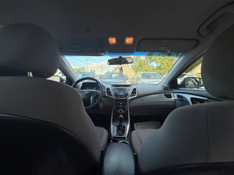 2015 Hyundai Elantra SE