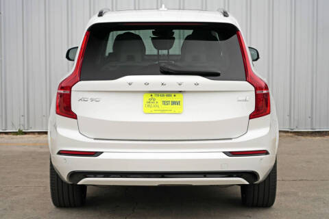 2023 Volvo XC90 Recharge T8 Ultimate Dark Theme