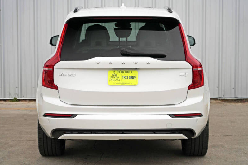 2023 Volvo XC90 Recharge T8 Ultimate Dark Theme