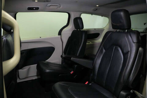 2020 Chrysler Pacifica Touring L