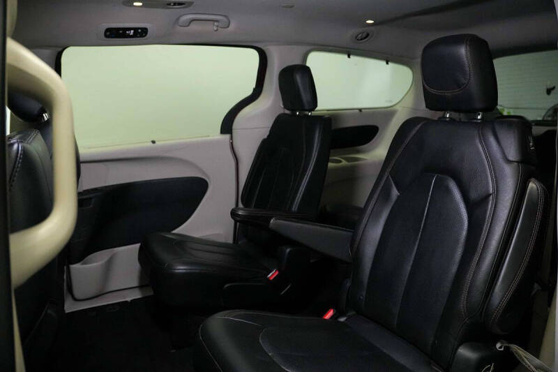 2020 Chrysler Pacifica Touring L