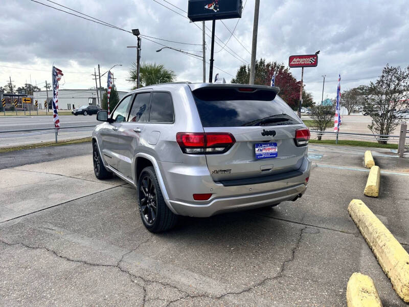 2018 Jeep Grand Cherokee Altitude photo 3