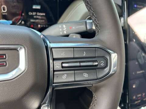 2025 GMC Yukon Elevation