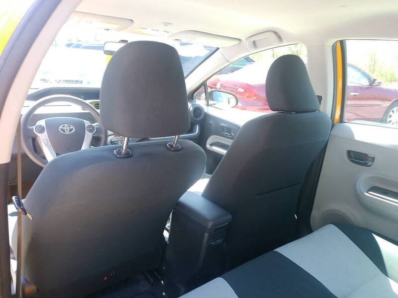 2014 Toyota Prius c Two