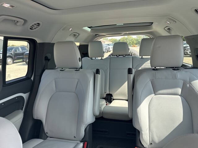 2025 Land Rover Defender 130 P300 S