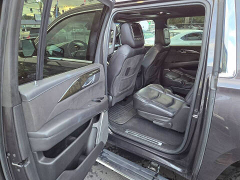 2017 Cadillac Escalade ESV Platinum