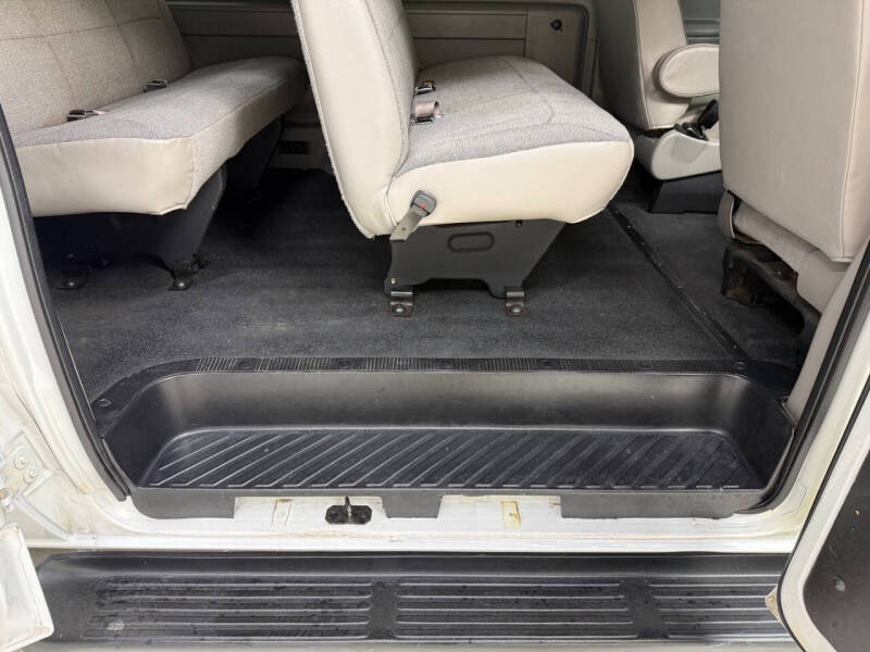 2001 Ford E-Series E-350 SD XLT