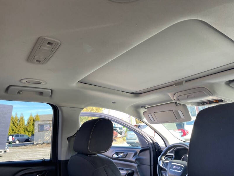 2017 GMC Acadia SLE-2