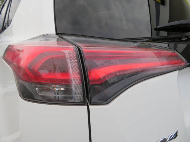 2017 Toyota RAV4 SE
