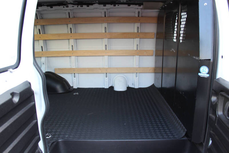 2023 GMC Savana 2500