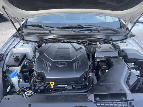 2017 Kia Cadenza Premium