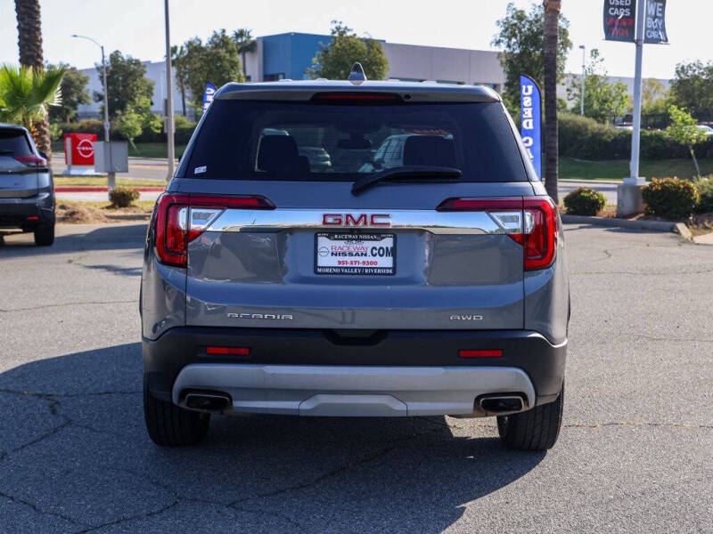 2022 GMC Acadia SLE