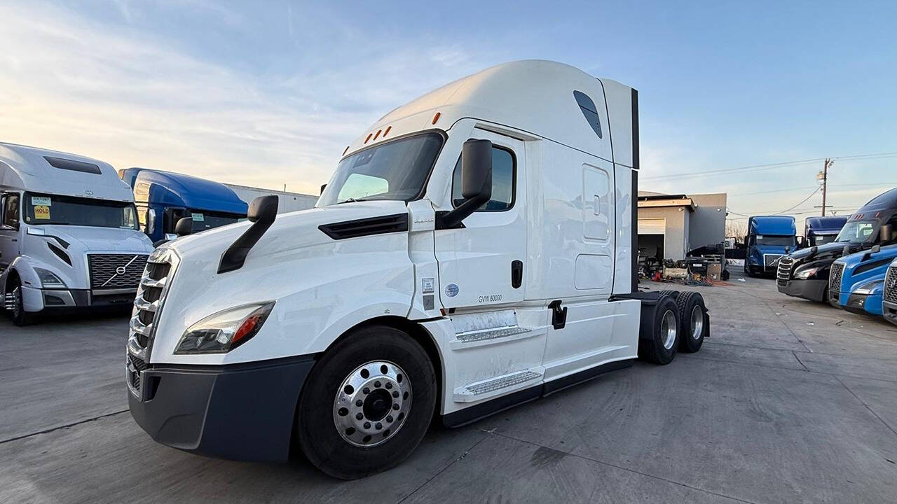 2020 Freightliner Cascadia for sale at KING TRUCK TRAILER SALES in Bakersfield, CA