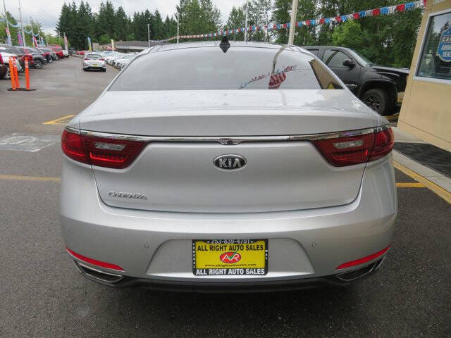 2018 Kia Cadenza Technology