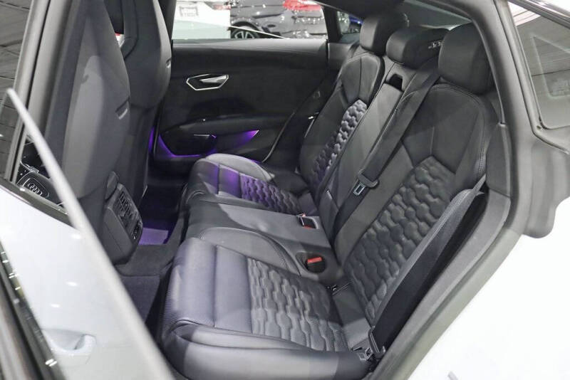 2023 Audi e-tron GT quattro Premium Plus