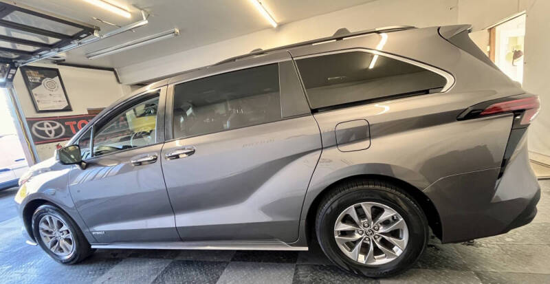2021 Toyota Sienna XLE 7-Passenger