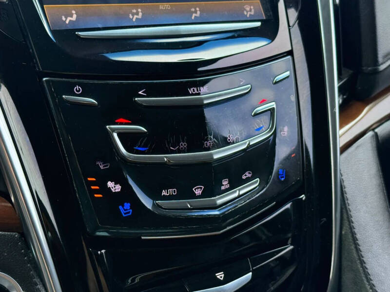 2017 Cadillac Escalade Luxury