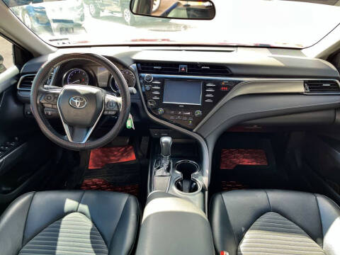 2020 Toyota Camry SE