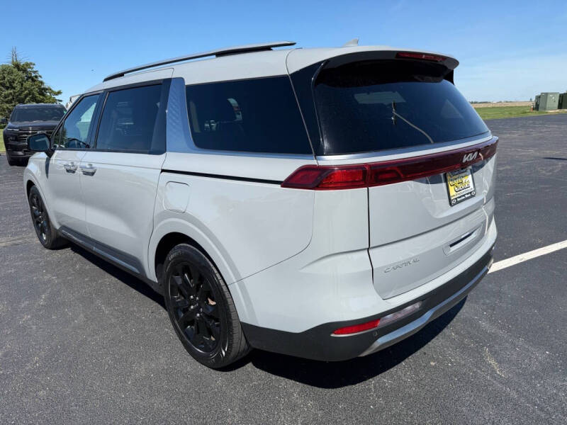 2024 Kia Carnival SX
