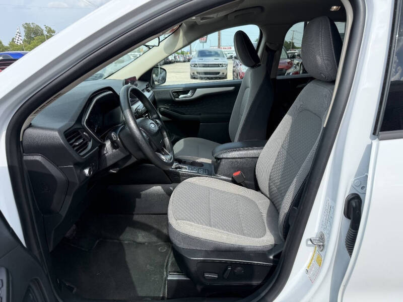 2020 Ford Escape SE