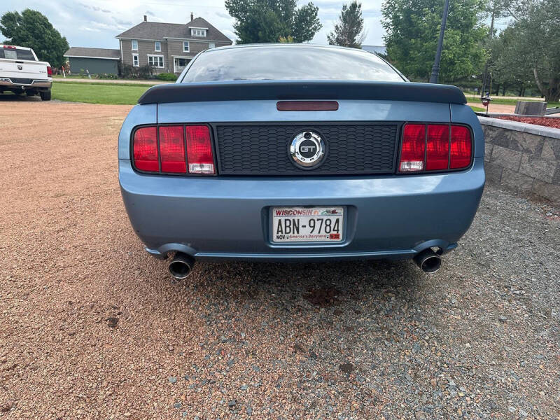 2005 Ford Mustang GT Premium