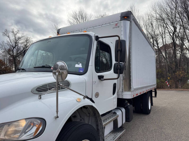 2018 Freightliner M2 106