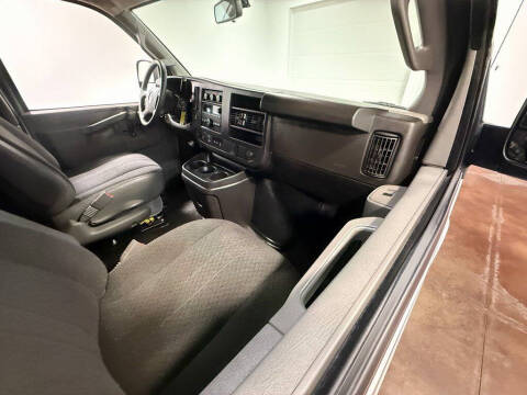 2024 GMC Savana 2500