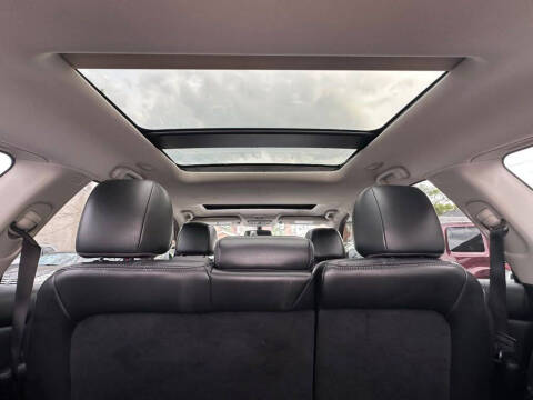 2017 Nissan Pathfinder SL