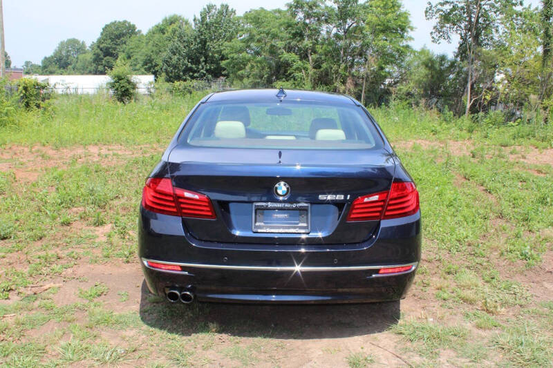 2016 BMW 5 Series 528i