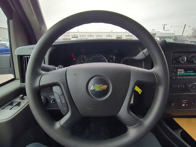 2025 Chevrolet Express 2500