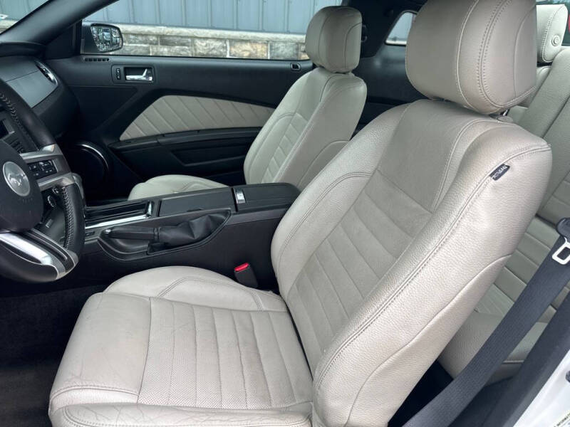 2012 Ford Mustang V6 Premium