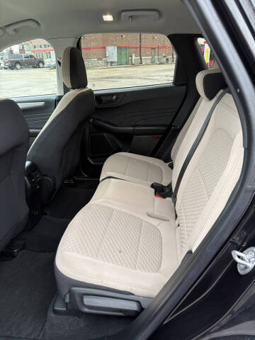 2022 Ford Escape Hybrid SE