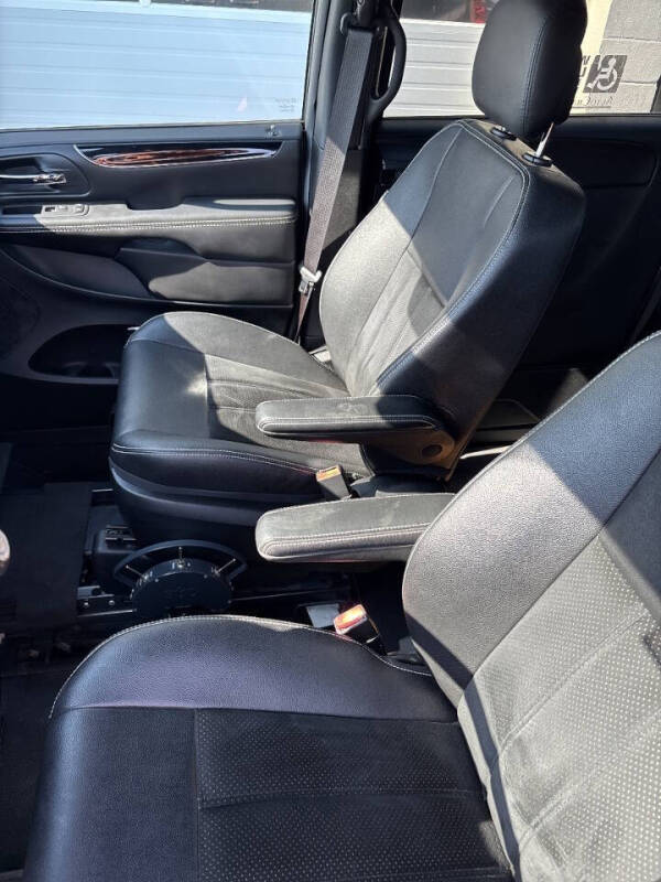 2015 Dodge Grand Caravan SXT Plus