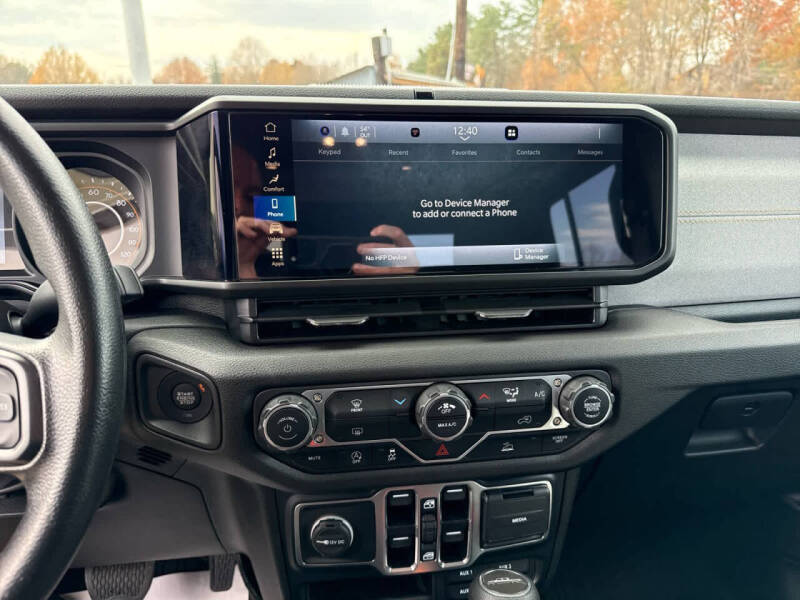 2025 Jeep Gladiator NightHawk