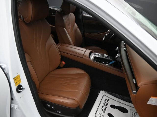 2023 Genesis Electrified G80