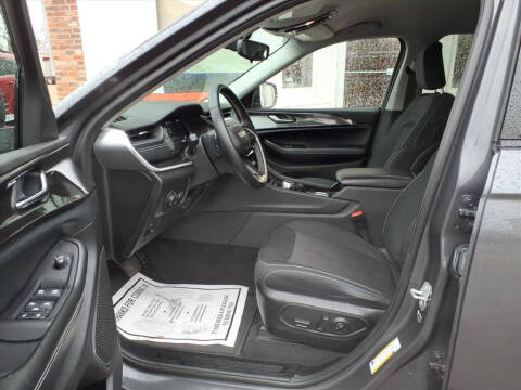 2022 Jeep Grand Cherokee L Laredo