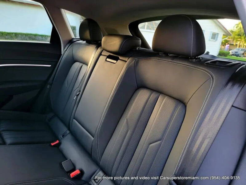 2021 Audi e-tron quattro Premium Plus