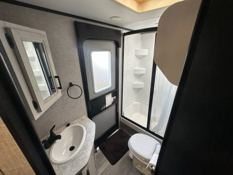 2022 FOR SALE!!  Jayco Jayfeather 27BHB