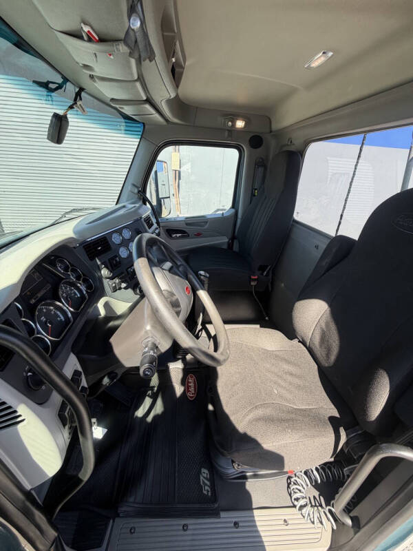2021 Peterbilt 579