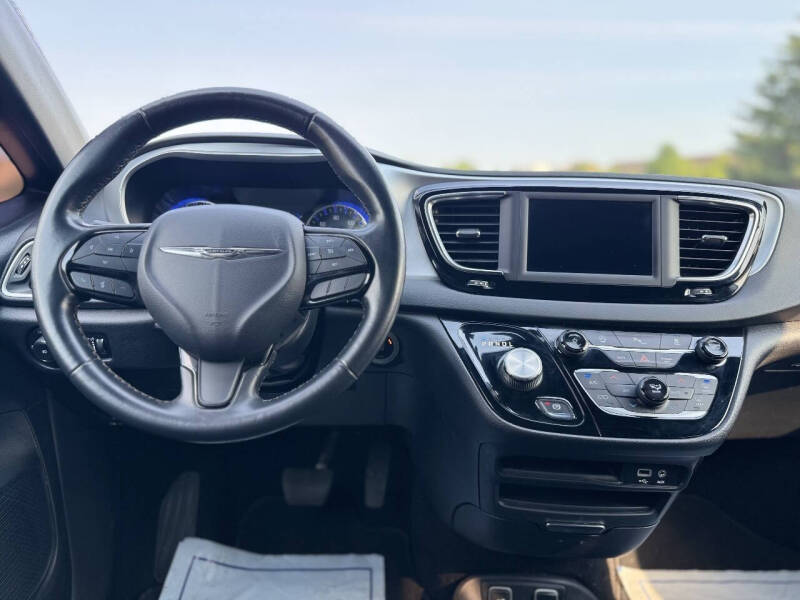 2020 Chrysler Pacifica Touring