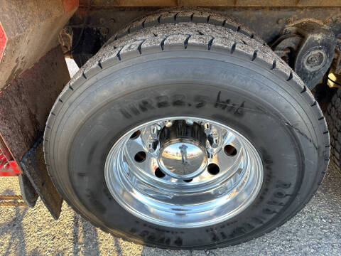 2005 Freightliner M2 106