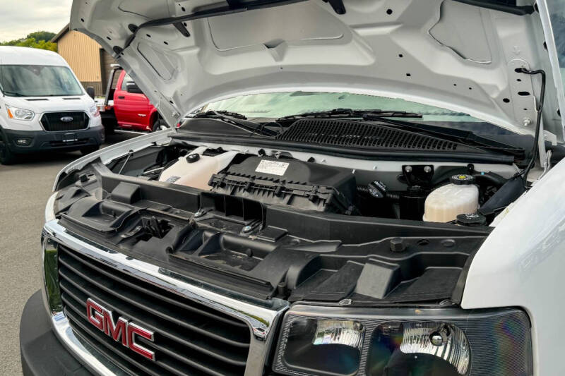 2022 GMC Savana 2500