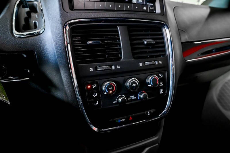 2017 Dodge Grand Caravan SE Plus