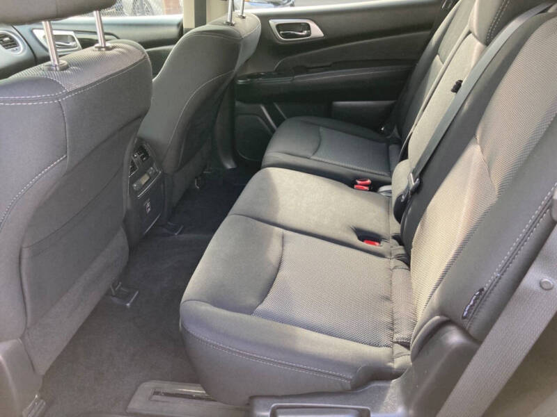 2018 Nissan Pathfinder SV