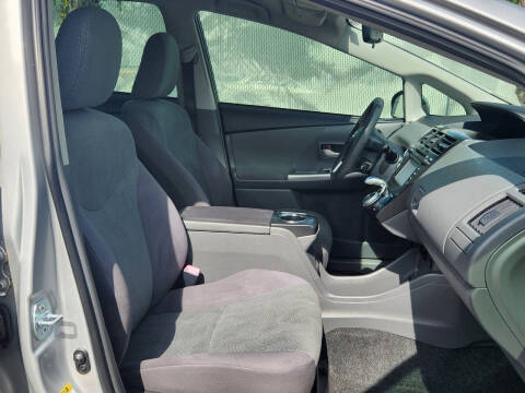 2014 Toyota Prius v Two